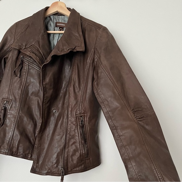 NWOT Danier Cropped Leather Moto Jacket - Size S, Chocolate Brown - Picture 3 of 10